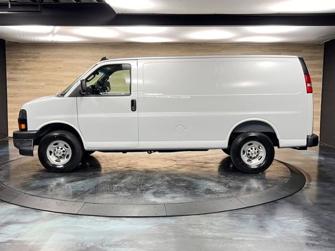 Used 2025 Chevrolet Express 2500 w/ Driver Convenience Package RWD image 15