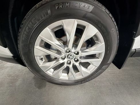 Used 2024 Toyota RAV4 XLE Premium FWD image 32