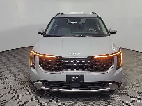 Used 2026 Kia Carnival SX FWD image 13