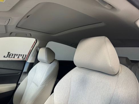 Used 2025 Honda Accord SE image 4