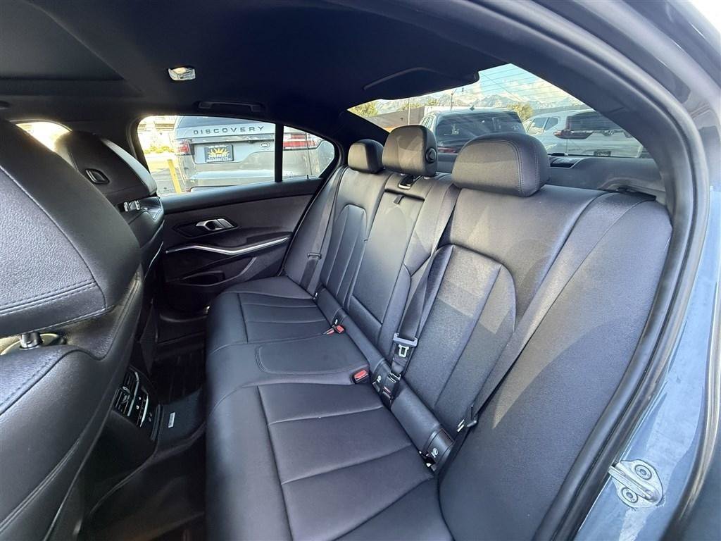 Used 2021 BMW 330i xDrive Sedan AWD/4WD image 23