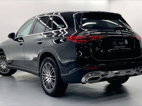 Used 2026 Mercedes-Benz GLC 300 image 3
