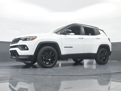 Used 2023 Jeep Compass Altitude image 55