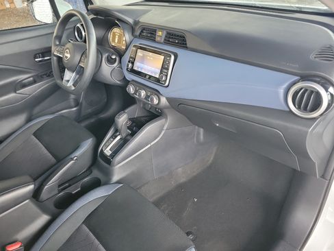 Used 2024 Nissan Versa SV FWD image 9
