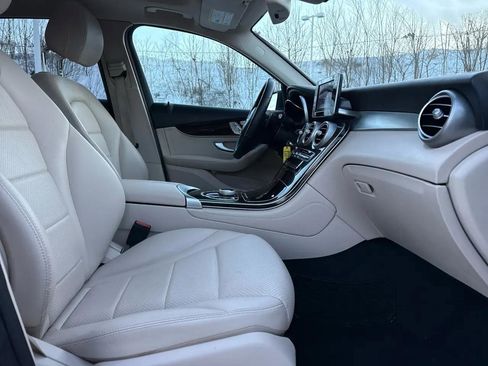 Used 2019 Mercedes-Benz GLC 300 4MATIC image 40