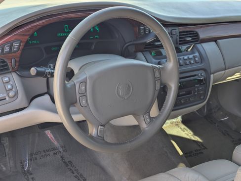 Used 2000 Cadillac De Ville w/ Comfort/Convenience Pkg image 19