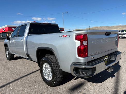 Used 2020 Chevrolet Silverado 3500 LT AWD/4WD image 8