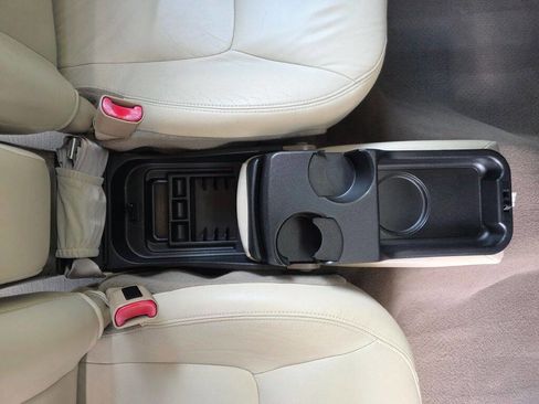 Used 2002 Ford Taurus SEL FWD image 17