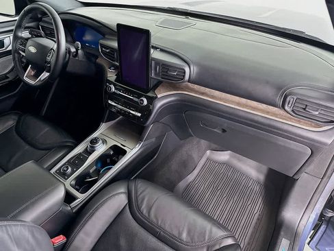 Certified 2021 Ford Explorer Platinum w/ Equipment Group 601A image 34