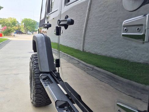 Used 2009 Jeep Wrangler Unlimited Rubicon w/ Trailer Tow Group AWD/4WD image 22
