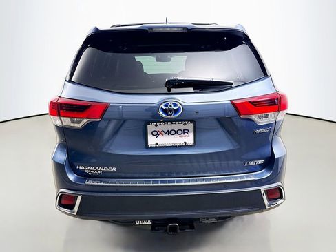Certified 2018 Toyota Highlander Limited Platinum image 6