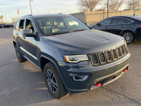 Used 2017 Jeep Grand Cherokee Trailhawk w/ Trailhawk Luxury Group image 4