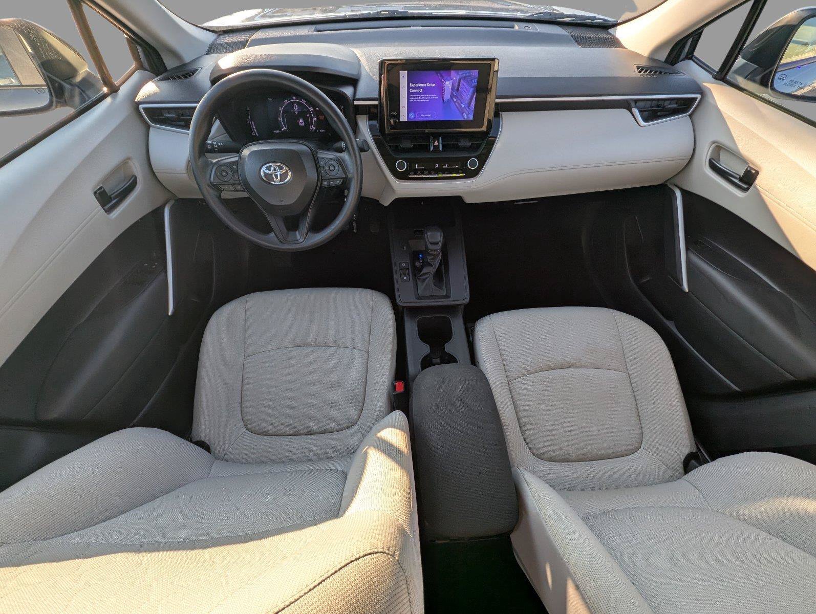 Used 2026 Toyota Corolla Cross L FWD image 32