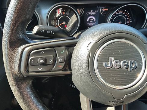 Used 2023 Jeep Gladiator Sport AWD/4WD image 18