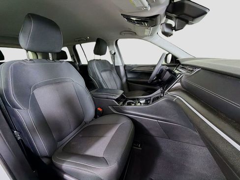 Used 2023 Jeep Grand Cherokee Laredo image 30