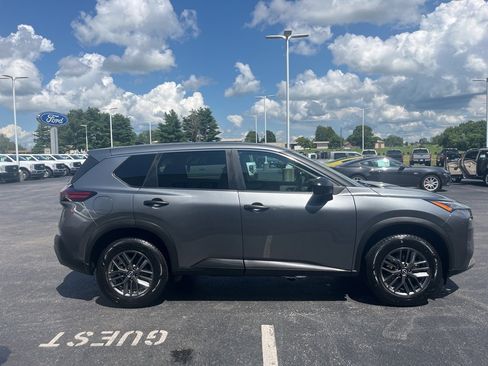 Used 2023 Nissan Rogue S image 6