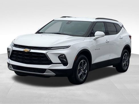 Used 2023 Chevrolet Blazer LT w/ Convenience Package image 3