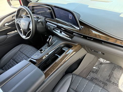 Certified 2024 Cadillac Escalade ESV Sport Platinum w/ LPO, ONYX Package AWD/4WD image 13