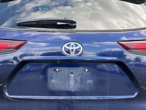 Used 2024 Toyota Highlander XLE image 48