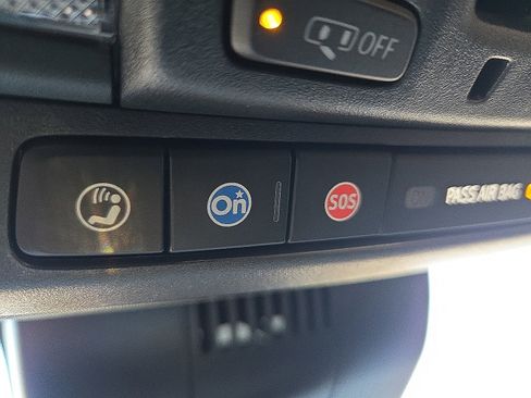 Used 2022 Chevrolet Silverado 1500 High Country w/ High Country Premium Package image 21