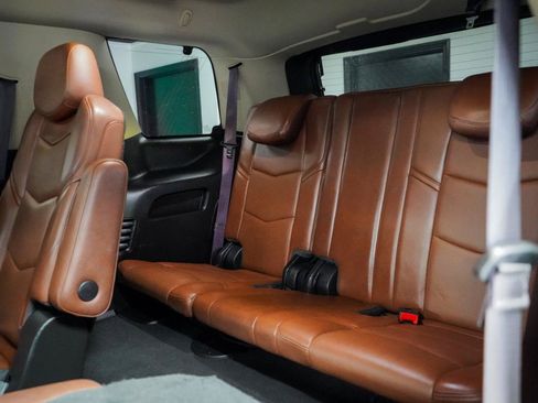 Used 2017 Cadillac Escalade Luxury AWD/4WD image 20