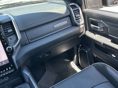 Used 2025 RAM 2500 Laramie AWD/4WD image 18