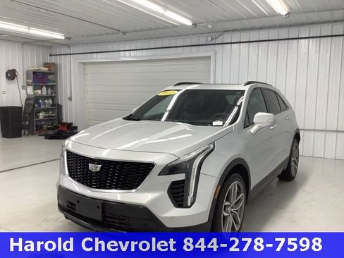 Used 2022 Cadillac XT4 Sport image 3