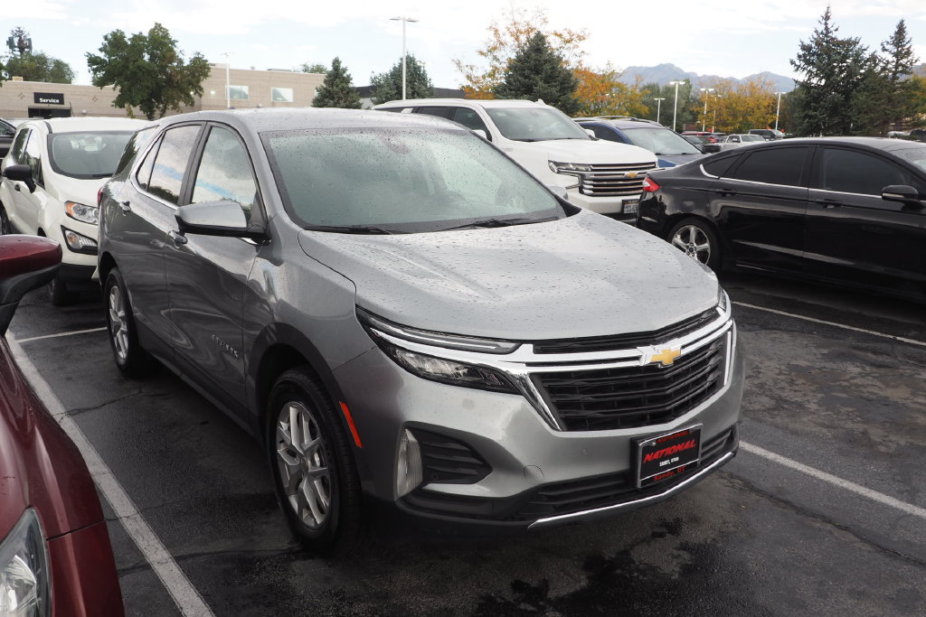 Used 2024 Chevrolet Equinox LT AWD/4WD image 2