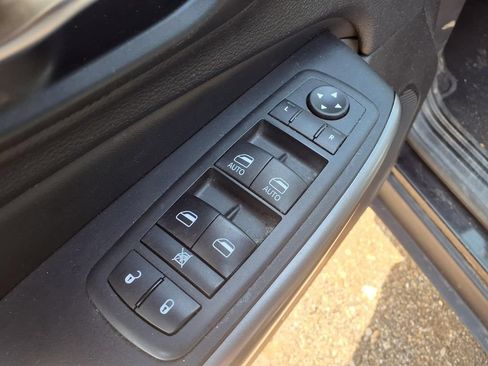 Used 2020 Jeep Cherokee Latitude Lux w/ Comfort/Convenience Group AWD/4WD image 12