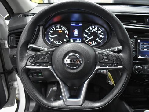 Used 2020 Nissan Rogue S image 24