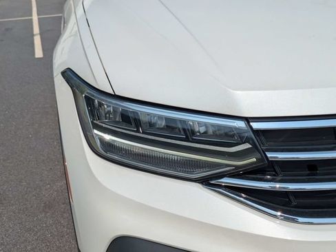 Used 2023 Volkswagen Tiguan SE AWD/4WD image 11