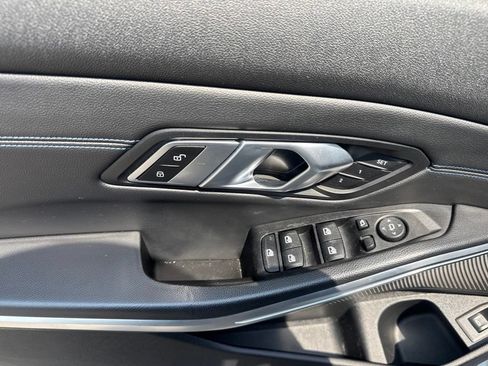 Used 2019 BMW 330i xDrive Sedan w/ M Sport Package AWD/4WD image 31