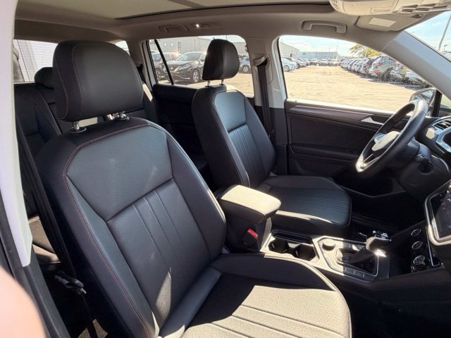 Certified 2024 Volkswagen Tiguan Wolfsburg Edition AWD/4WD image 28