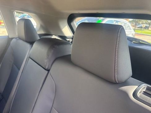 Used 2025 Toyota Corolla Cross XLE w/ Convenience Package FWD image 10
