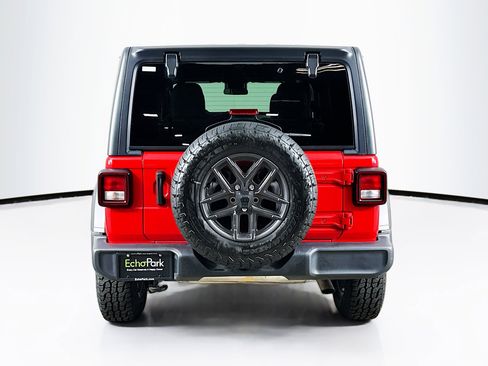Used 2025 Jeep Wrangler Sport S image 7