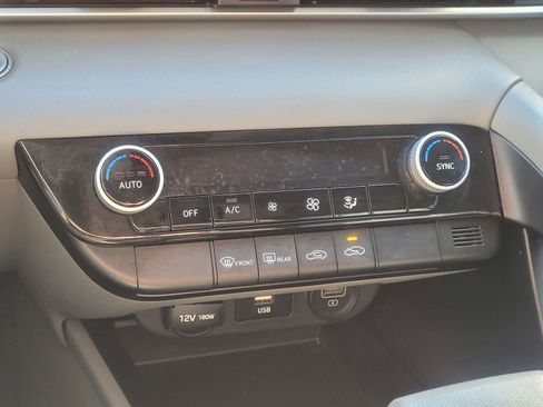 Used 2021 Hyundai Elantra SEL image 24