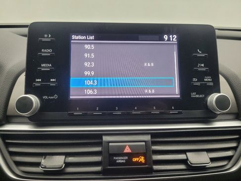 Used 2019 Honda Accord LX image 25