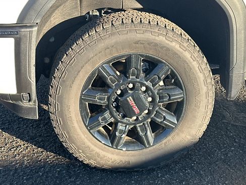 Used 2025 GMC Sierra 2500 AT4 w/ AT4 Premium Plus Package image 46