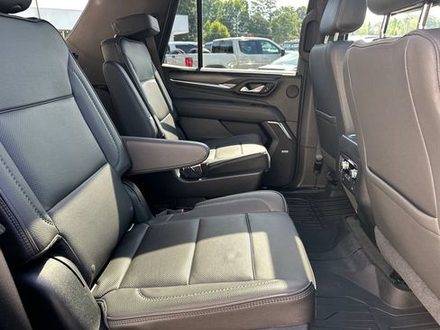 Used 2021 GMC Yukon Denali w/ Denali Premium Package AWD/4WD image 16