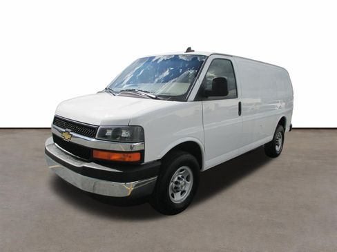 Used 2024 Chevrolet Express 2500 w/ Driver Convenience Package RWD image 7