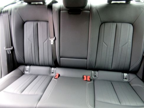 Used 2025 Audi A6 2.0T Premium w/ Convenience Plus Package image 40