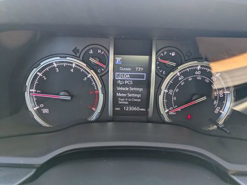 Used 2020 Toyota 4Runner TRD Off-Road Premium image 16