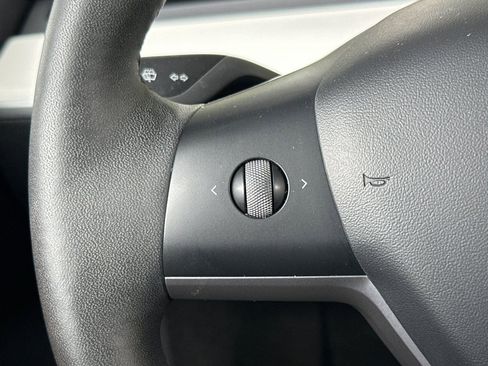 Used 2022 Tesla Model Y Performance image 26