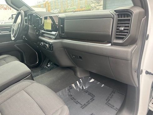 Used 2022 Chevrolet Silverado 1500 LT image 18