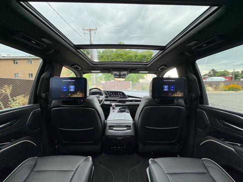 Certified 2023 Cadillac Escalade ESV Sport AWD/4WD image 25