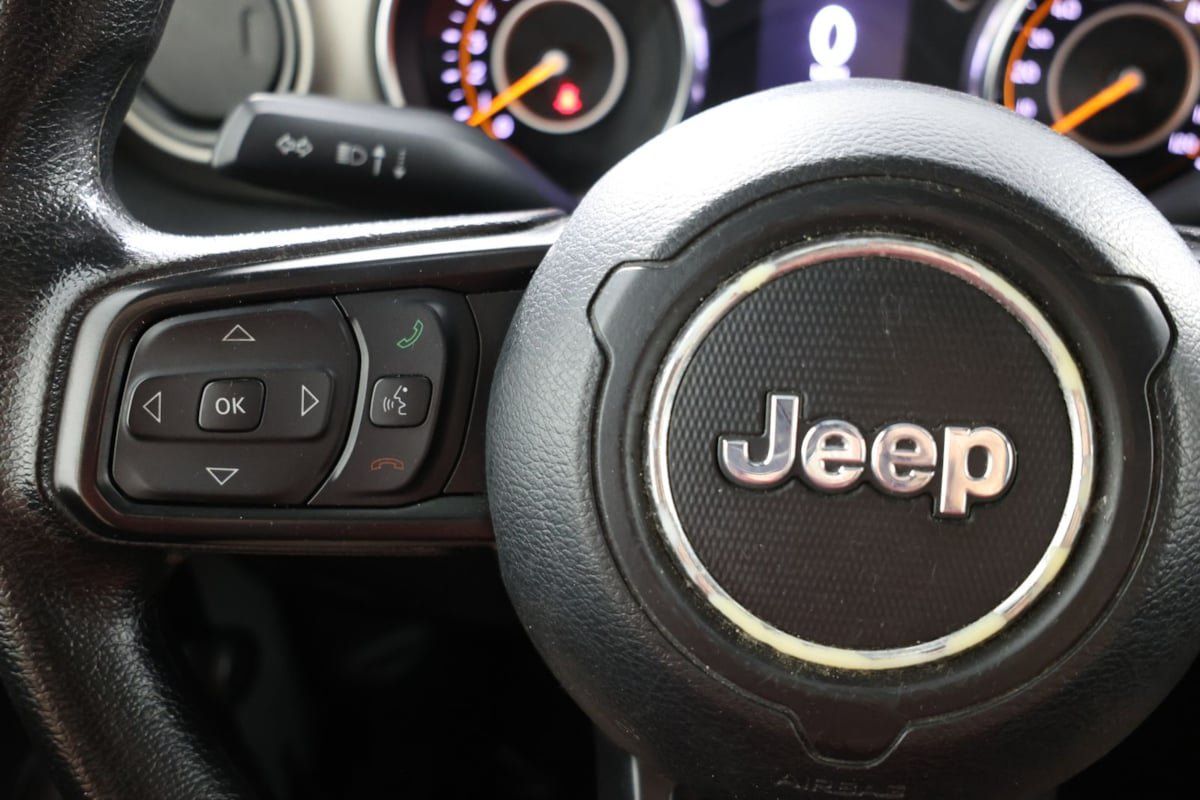Used 2021 Jeep Gladiator Sport AWD/4WD image 24