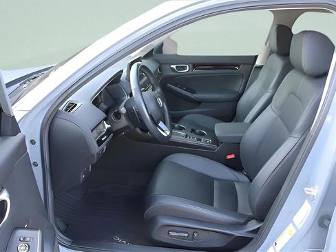 Used 2024 Honda Civic Touring image 25