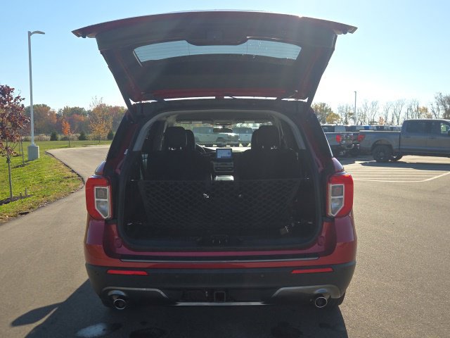 Used 2023 Ford Explorer XLT w/ Equipment Group 202A AWD/4WD image 9