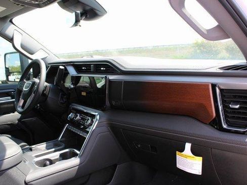 New 2025 GMC Sierra 2500 Denali w/ Technology Package image 14