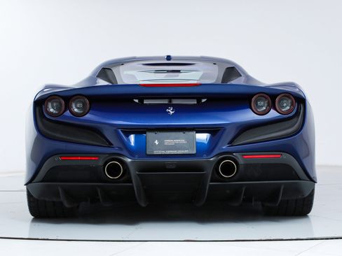 Certified 2021 Ferrari F8 Tributo image 8